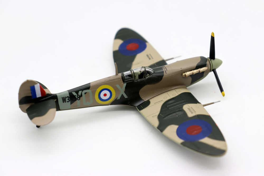 Supermarine Spitfire Mk Vb 1/7 - Model Kit Spitfire reseña y precio