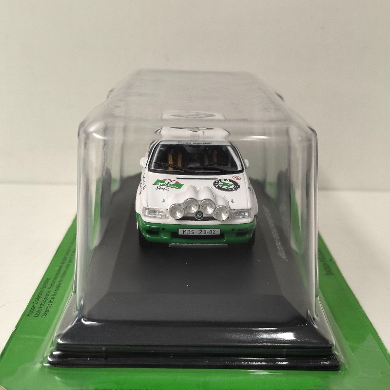 Modelo a Escala 1:43 de SKODA  - Model Kit Toy reseña y precio